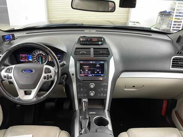 フォード エクスプローラー XLT エコブースト 道央・札幌 2012(平24)年 15万km タキシード ブラック ・4WD/・ALPINE製フリップダウンモニター/・BT/CD/AM/FM/・F.S.Rカメラ/・クルーズコントロール/・レザーシート/・シートヒーター/パワーシート/・オートライト/フォグランプ/・社外レーダー/・ドライブレコーダー前後/・ETC/・純正１８インチAW/・純正AW付きサマータイヤ積込