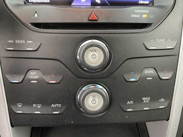 フォード エクスプローラー XLT エコブースト 道央・札幌 2012(平24)年 15万km タキシード ブラック ・4WD/・ALPINE製フリップダウンモニター/・BT/CD/AM/FM/・F.S.Rカメラ/・クルーズコントロール/・レザーシート/・シートヒーター/パワーシート/・オートライト/フォグランプ/・社外レーダー/・ドライブレコーダー前後/・ETC/・純正１８インチAW/・純正AW付きサマータイヤ積込