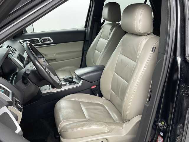 フォード エクスプローラー XLT エコブースト 道央・札幌 2012(平24)年 15万km タキシード ブラック ・4WD/・ALPINE製フリップダウンモニター/・BT/CD/AM/FM/・F.S.Rカメラ/・クルーズコントロール/・レザーシート/・シートヒーター/パワーシート/・オートライト/フォグランプ/・社外レーダー/・ドライブレコーダー前後/・ETC/・純正１８インチAW/・純正AW付きサマータイヤ積込