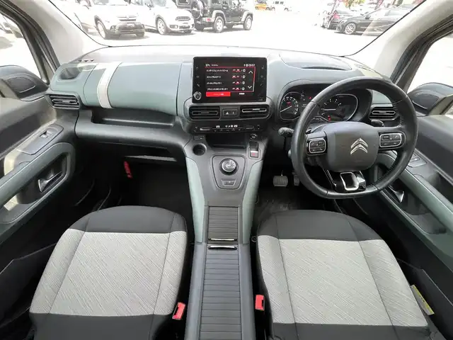 シトロエン ベルランゴ シャイン XTRパック 静岡県 2020(令2)年 4.5万km サーブル アダプティブクルーズコントロール/ガラスルーフ/ブラインドスポットアシスト/CarPlay/Bluetooth接続/バックカメラ/前後コーナーセンサー/置くだけ充電/キーレスエントリー/純正17インチアルミホイール/スペアキー/オートライト/ETC/アクティブセーフティブレーキ/インテリジェントハイビーム