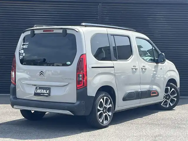 シトロエン ベルランゴ シャイン XTRパック 静岡県 2020(令2)年 4.5万km サーブル アダプティブクルーズコントロール/ガラスルーフ/ブラインドスポットアシスト/CarPlay/Bluetooth接続/バックカメラ/前後コーナーセンサー/置くだけ充電/キーレスエントリー/純正17インチアルミホイール/スペアキー/オートライト/ETC/アクティブセーフティブレーキ/インテリジェントハイビーム