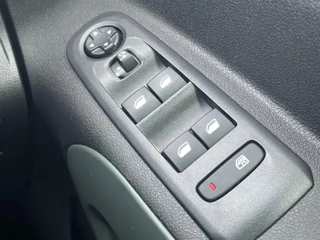 シトロエン ベルランゴ シャイン XTRパック 静岡県 2020(令2)年 4.5万km サーブル アダプティブクルーズコントロール/ガラスルーフ/ブラインドスポットアシスト/CarPlay/Bluetooth接続/バックカメラ/前後コーナーセンサー/置くだけ充電/キーレスエントリー/純正17インチアルミホイール/スペアキー/オートライト/ETC/アクティブセーフティブレーキ/インテリジェントハイビーム