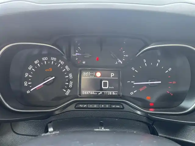 シトロエン ベルランゴ シャイン XTRパック 静岡県 2020(令2)年 4.5万km サーブル アダプティブクルーズコントロール/ガラスルーフ/ブラインドスポットアシスト/CarPlay/Bluetooth接続/バックカメラ/前後コーナーセンサー/置くだけ充電/キーレスエントリー/純正17インチアルミホイール/スペアキー/オートライト/ETC/アクティブセーフティブレーキ/インテリジェントハイビーム