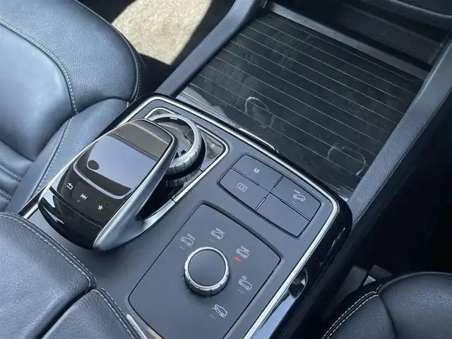 メルセデス・ベンツ ＧＬＥ３５０ｄ 4MATIC スポーツ 三重県 2017(平29)年 5.5万km ポーラホワイト 純正ナビ　/カープレイ　/ハーマンカードン　/黒革　/シートヒーター　/パワーシート　/キーレスゴー　/レーダーセーフティ　/ＡＣＣ　/全方位カメラ　/ＥＴＣ　/ドラレコ　/純正２０インチアルミ　/ＬＥＤライト/レーダー探知機