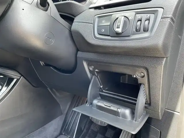ＢＭＷ Ｘ１ xDrive 18d xライン 佐賀県 2020(令2)年 3万km サファイアブラックP 黒革シート/純正HDDナビゲーション/・AM/FM/USB/Bluetooth/バックカメラ/前後ドライブレコーダー/ミラー一体型ETC/オートマチックテールゲート/電子パーキングブレーキ/AUTO HOLD機能/DN席シートヒーター/ISOFIX対応/革巻きステアリング/ステアリングリモコン/純正18インチアルミホイール/純正LEDヘッドライト/純正LEDフォグランプ/リヤフォグランプ/純正フロアマット/新車保証書/取扱説明書/スペアキー１本/インテリジェントセ-フティ/・アクティブクルーズコントロール/・衝突回避被害軽減ブレーキ/・車線逸脱警告/・手動スピードリッター/・ダイナミックブレーキライト/・運転注意力モニター/・前車接近警告/・パークディスタンスコントロール/・空気圧モニター