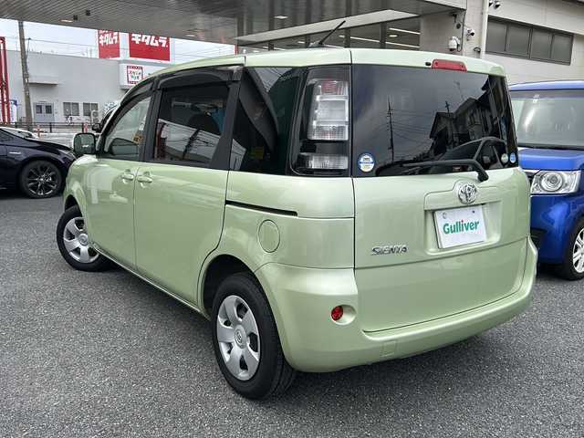 トヨタ シエンタ X Lパッケージ 埼玉県 2015(平27)年 8.9万km ライトグリーンメタリック ワンオーナー/運転席エアバッグ	/助手席エアバッグ	/ABS(アンチロックブレーキ)	/トラクションコントロール	/前席シートベルトプリテンショナー	/前席シートベルトフォースリミッター	/後席３点式シートベルト	/サイドインパクトバー/ブレーキアシスト	/衝突安全ボディー	採用/EBD（電子制動力配分装置）	/その他安全装備	VSC/エアコン	マニュアル/パワーウィンドウ	/集中ドアロック