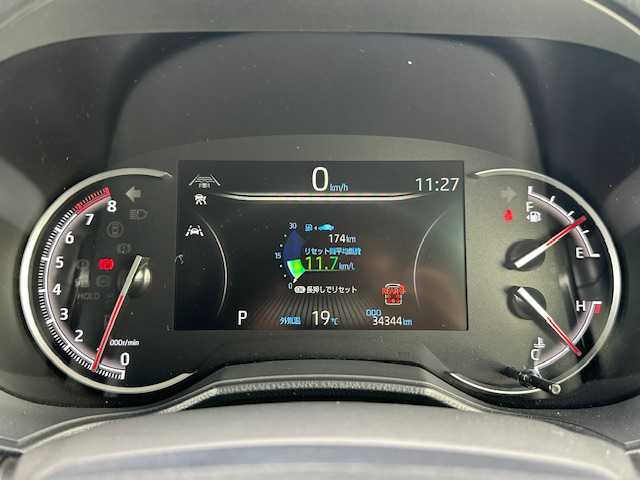 トヨタ ヴォクシー S－Z 茨城県 2022(令4)年 3.5万km アティチュードブラックマイカ 10.5インチ純正ディスプレイオーディオPlus/ (コネクティッドナビ対応)/バックカメラ/フリップダウンモニター/両側パワースライドドア/ETC2.0/【Toyota Safety Sense】/ ・プリクラッシュセーフティ/ ・レーントレーシングアシスト/ ・レーンデパーチャーアラート/ ・レーダークルーズコントロール/ ・アダプティブハイビームシステム/ ・ロードサインアシスト/ ・ドライバー異常時対応システム/ ・プロアクティブドライビングアシスト/ ・発進遅れ告知機能/ ・緊急時操舵支援/ ・フロントクロストラフィックアラート/ ・レーンチェンジアシスト/プロジェクター式LEDヘッドランプ/社外前後ドライブレコーダー(ZDR-015)/純正17インチアルミホイール/ステアリングスイッチ/オプティトロンメーター/電動パーキングブレーキ/前席シートヒーター/充電用USB端子(Type-C)/新車時保証書/スペアキー×1