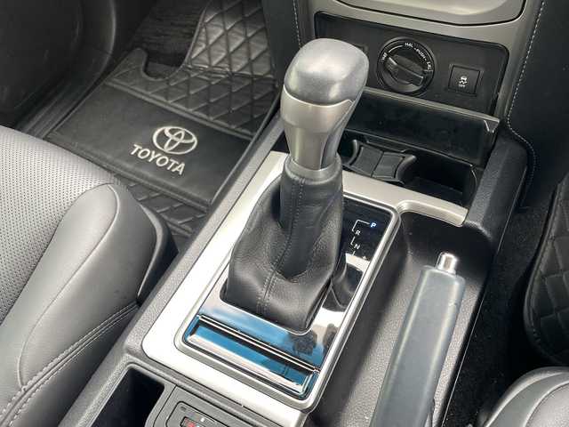 トヨタ ランドクルーザー プラド TX Lパッケージ 福岡県 2021(令3)年 3.6万km ホワイトパールクリスタルシャイン 純正ナビ機能付きディスプレイオーディオ/（AM/FM/USB/BT/Apple CarPlay/フルセグ）/全方位カメラ/モデリスタエアロ（F/S/R)/レーダークルーズコントロール/プリクラッシュセーフティ/ロードサインアシスト/前後コーナーセンサー/レーンキープアシスト/ワンオーナー/ETC2.0/純正フロアマット/レザーシート/D+Nパワーシート/D+N席シートヒーター/エアシート/純正17インチアルミホイール/前後ドライブレコーダー/オートライト/LEDヘッドライト/オートハイビーム