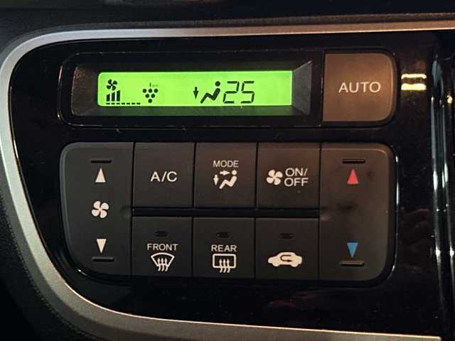 ホンダ Ｎ ＢＯＸ SSパッケージ 大阪府 2015(平27)年 6.9万km プレミアムホワイトパール 純正ナビ(BT/CD/DVD/ワンセグ)/バックカメラ/衝突被害軽減システム/純正アルミホイール/純正フロアマット/前後ドライブレコーダー/ETC/ベンチシート/フルフラットシート/チップアップシート/スマートキー/カーテンエアバック/ハロゲンヘッドライト