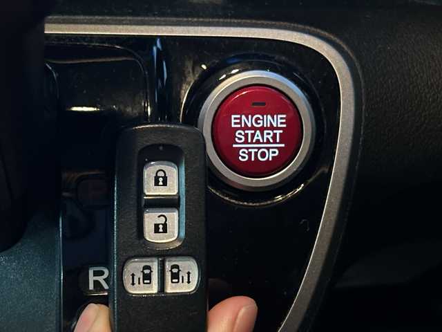 ホンダ Ｎ ＢＯＸ SSパッケージ 大阪府 2015(平27)年 6.9万km プレミアムホワイトパール 純正ナビ(BT/CD/DVD/ワンセグ)/バックカメラ/衝突被害軽減システム/純正アルミホイール/純正フロアマット/前後ドライブレコーダー/ETC/ベンチシート/フルフラットシート/チップアップシート/スマートキー/カーテンエアバック/ハロゲンヘッドライト