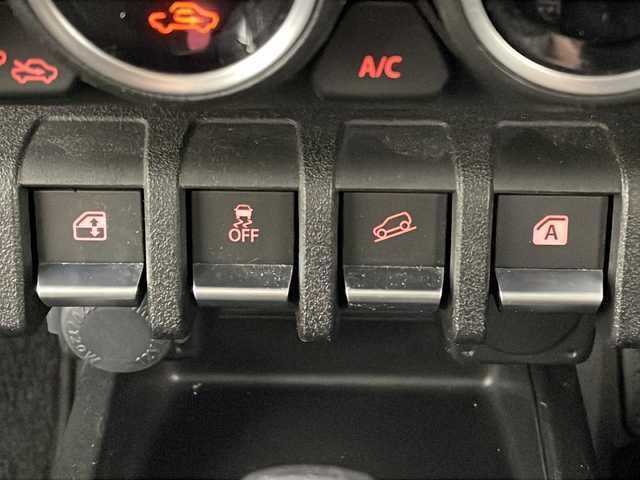 スズキ ジムニー シエラ JL 茨城県 2020(令2)年 2.5万km ジャングルグリーン 純正ナビ/・Bluetooth接続/・バックカメラ/・フルセグテレビ/ETC/ドライブレコーダー/純正フロアマット/スマートキー/４WD/フロントフォグ/背面タイヤ/ABS/横滑り防止装置/レーンアシストキープ/盗難防止装置/オートライト/ダウンヒルアシストコントロール/LEDヘッドライト