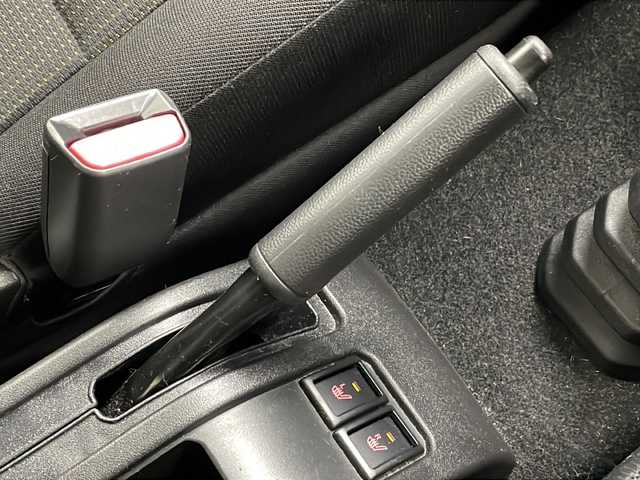 スズキ ジムニー シエラ JL 茨城県 2020(令2)年 2.5万km ジャングルグリーン 純正ナビ/・Bluetooth接続/・バックカメラ/・フルセグテレビ/ETC/ドライブレコーダー/純正フロアマット/スマートキー/４WD/フロントフォグ/背面タイヤ/ABS/横滑り防止装置/レーンアシストキープ/盗難防止装置/オートライト/ダウンヒルアシストコントロール/LEDヘッドライト