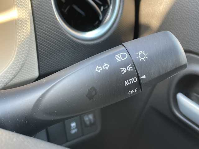 スズキ アルト X 山口県 2020(令2)年 0.7万km シルキーシルバーメタリック 社外ナビ/DVD/CD/SD/BT/USB/フルセグTV/バックカメラ/純正15インチアルミホイール/右前席シートヒーター/ヘッドライトレベライザー/衝突被害軽減ブレーキ/LKA/横滑り防止/コーナーセンサー/アイドリングストップ/スマートキー×２/純正フロアマット/純正ドアバイザー/電動格納ウインカードアミラー