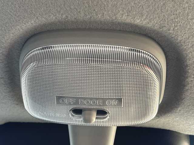 スズキ アルト X 山口県 2020(令2)年 0.7万km シルキーシルバーメタリック 社外ナビ/DVD/CD/SD/BT/USB/フルセグTV/バックカメラ/純正15インチアルミホイール/右前席シートヒーター/ヘッドライトレベライザー/衝突被害軽減ブレーキ/LKA/横滑り防止/コーナーセンサー/アイドリングストップ/スマートキー×２/純正フロアマット/純正ドアバイザー/電動格納ウインカードアミラー