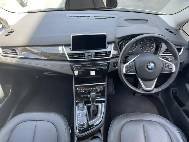 ＢＭＷ ２１８ｄ グランツアラー ラグジュアリー 千葉県 2017(平29)年 1.6万km アルピンホワイトⅢ 純正ナビ/【AM/FM/CD/DVD】/バックカメラ/レーダークルーズコントロール/D/N席シートヒーター/D席パワーシート/シートメモリー/ヘッドアップディスプレイ/アイドリングストップ/保証書/取扱説明書