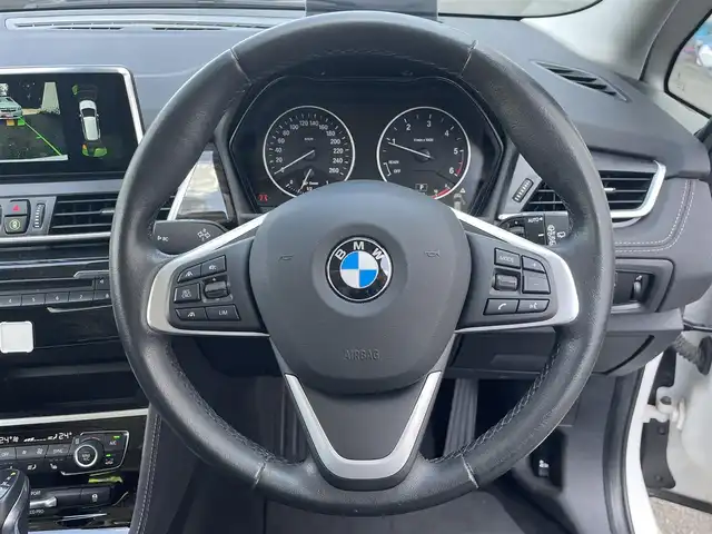 ＢＭＷ ２１８ｄ グランツアラー ラグジュアリー 千葉県 2017(平29)年 1.6万km アルピンホワイトⅢ 純正ナビ/【AM/FM/CD/DVD】/バックカメラ/レーダークルーズコントロール/D/N席シートヒーター/D席パワーシート/シートメモリー/ヘッドアップディスプレイ/アイドリングストップ/保証書/取扱説明書