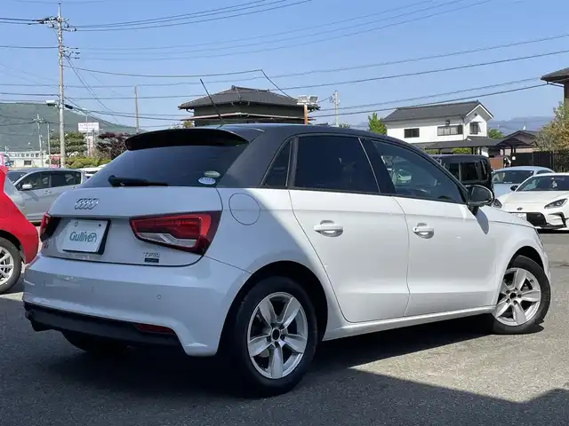アウディ Ａ１ SB 1．0TFSI 山梨県 2016(平28)年 9.8万km グレイシアホワイトメタリック 純正ナビ/Bluetooth/CD/DVD/FM/AM/ETC/前後コーナーセンサー/横滑り防止装置/アイドリングストップ/ステアリングスイッチ/スペアキー/ウィンカーミラー/取扱説明書