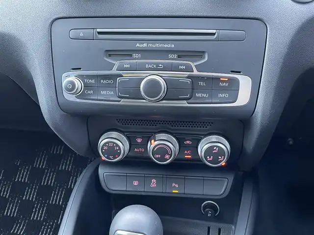 アウディ Ａ１ SB 1．0TFSI 山梨県 2016(平28)年 9.8万km グレイシアホワイトメタリック 純正ナビ/Bluetooth/CD/DVD/FM/AM/ETC/前後コーナーセンサー/横滑り防止装置/アイドリングストップ/ステアリングスイッチ/スペアキー/ウィンカーミラー/取扱説明書