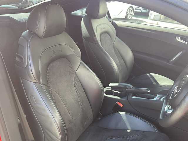 アウディ ＴＴクーペ 1．8 TFSI Sライン コンペティション 福岡県 2014(平26)年 3.8万km ブリリアントレッド 純正ナビ（Bluetooth・フルセグTV）/S line専用バンパー/Sトロニックトランスミッション/バックカメラ/MTモード付AT/純正フロアマット/純正アルミホイール/ハーフレザー/ビルトインETC/AUTOエアコン/パワーステアリング/パワーウィンドウ/リモコンキー/エアバッグ（運転席・助手席・サイド）/ABS/横滑り防止装置
