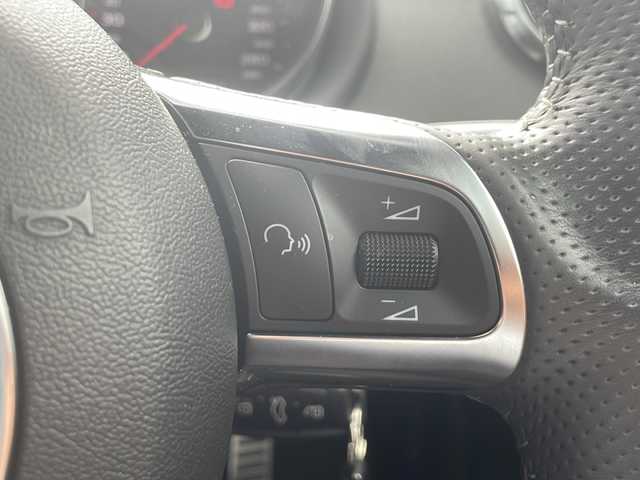 アウディ ＴＴクーペ 1．8 TFSI Sライン コンペティション 福岡県 2014(平26)年 3.8万km ブリリアントレッド 純正ナビ（Bluetooth・フルセグTV）/S line専用バンパー/Sトロニックトランスミッション/バックカメラ/MTモード付AT/純正フロアマット/純正アルミホイール/ハーフレザー/ビルトインETC/AUTOエアコン/パワーステアリング/パワーウィンドウ/リモコンキー/エアバッグ（運転席・助手席・サイド）/ABS/横滑り防止装置
