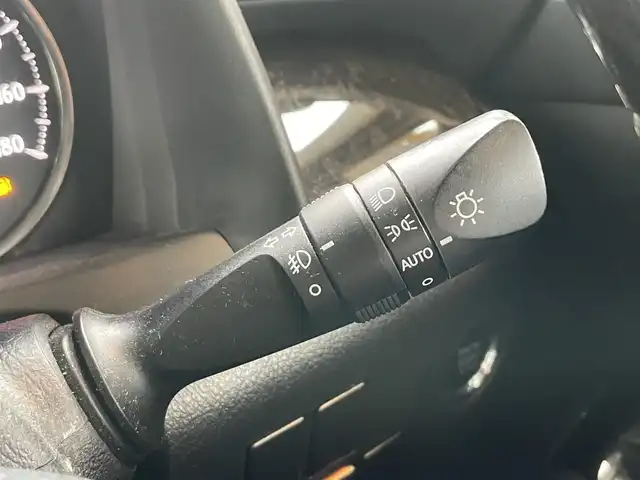 トヨタ アルファード S Cパッケージ 静岡県 2015(平27)年 13.6万km ホワイトパールクリスタルシャイン １オーナー　/サンルーフ/社外ナビ　/地デジ　/Ｂカメラ　/後席モニター　/両側パワスラ/クリアランスソナー/ステアリングスイッチ  /ウッドコンビステアリング　/ステアリングヒーター/オートライト /半革シート　/PWシート　/スペアキー  /保証書/取説　