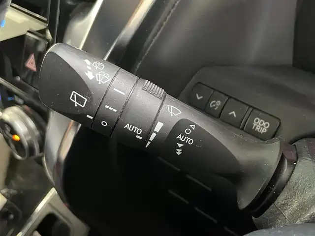 トヨタ アルファード S Cパッケージ 静岡県 2015(平27)年 13.6万km ホワイトパールクリスタルシャイン １オーナー　/サンルーフ/社外ナビ　/地デジ　/Ｂカメラ　/後席モニター　/両側パワスラ/クリアランスソナー/ステアリングスイッチ  /ウッドコンビステアリング　/ステアリングヒーター/オートライト /半革シート　/PWシート　/スペアキー  /保証書/取説　