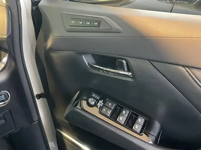 トヨタ アルファード S Cパッケージ 静岡県 2015(平27)年 13.6万km ホワイトパールクリスタルシャイン １オーナー　/サンルーフ/社外ナビ　/地デジ　/Ｂカメラ　/後席モニター　/両側パワスラ/クリアランスソナー/ステアリングスイッチ  /ウッドコンビステアリング　/ステアリングヒーター/オートライト /半革シート　/PWシート　/スペアキー  /保証書/取説　