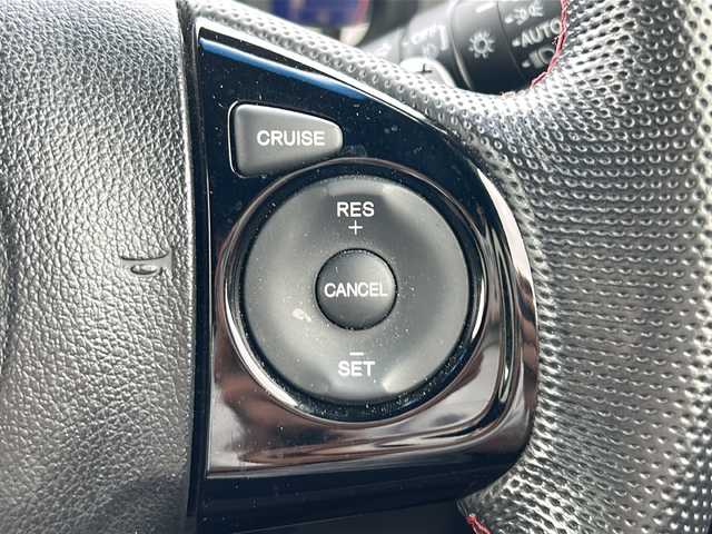 ホンダ Ｎ ＯＮＥ RS 富山県 2019(令1)年 4万km ブリティッシュグリーンP 登録時走行距離：39176km/純正メモリナビ/（AM/FM/BT/CD/DVD/フルセグTV/iPod/USB/SD）/社外前後ドラレコ/ビルトインETC/USB充電2個/パドルシフト/クルコン/ステアリングスイッチ/スマートキー/プッシュスタート/バニティミラー/（D/P)/横滑り防止装置/保証書/取扱説明書