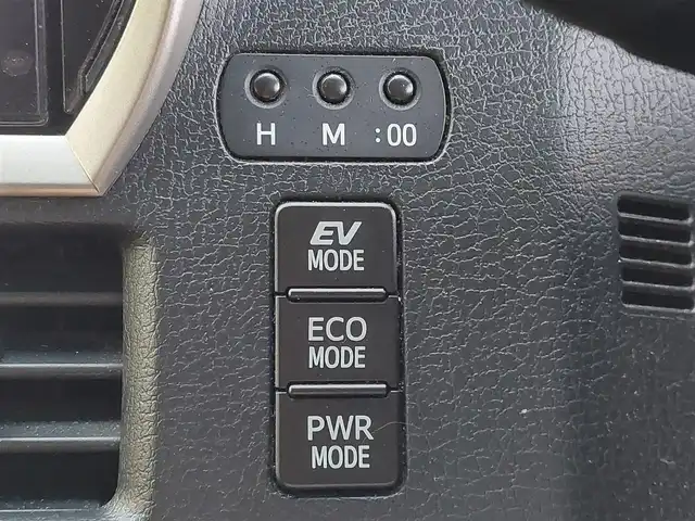 トヨタ エスクァイア ハイブリッド Xi 東京都 2015(平27)年 12.6万km スパークリングブラックパールクリスタルシャイン ALPINE10インチナビ/CD/DVD/BT/AM/FM/フルセグTV/HDMI/USB/バックカメラ/TRDフルエアロ/TRDフロントグリル/両側パワースライドドア/前席シートヒーター/HIDヘッドライト/フォグランプ/アイドリングストップ/横滑り防止装置/純正アルミホイール/保証書・取説・スペアキー