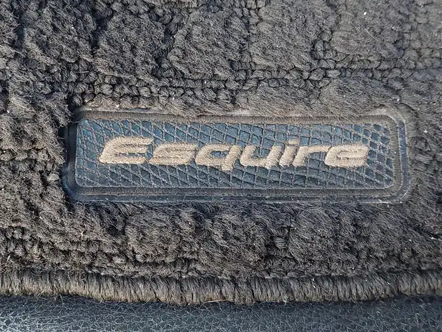 トヨタ エスクァイア ハイブリッド Xi 東京都 2015(平27)年 12.6万km スパークリングブラックパールクリスタルシャイン ALPINE10インチナビ/CD/DVD/BT/AM/FM/フルセグTV/HDMI/USB/バックカメラ/TRDフルエアロ/TRDフロントグリル/両側パワースライドドア/前席シートヒーター/HIDヘッドライト/フォグランプ/アイドリングストップ/横滑り防止装置/純正アルミホイール/保証書・取説・スペアキー