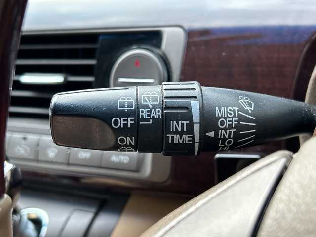 ホンダ エリシオン VX 鹿児島県 2006(平18)年 17.4万km ブルーイッシュホワイトパール フリップダウンモニター/バックカメラ/ETC/ナビ/両側パワースライドドア/パワーシート/リアスポイラー/BBS17インチアルミホイール/AFS/VSA/オートライト/純正フロアマット/スマートキー