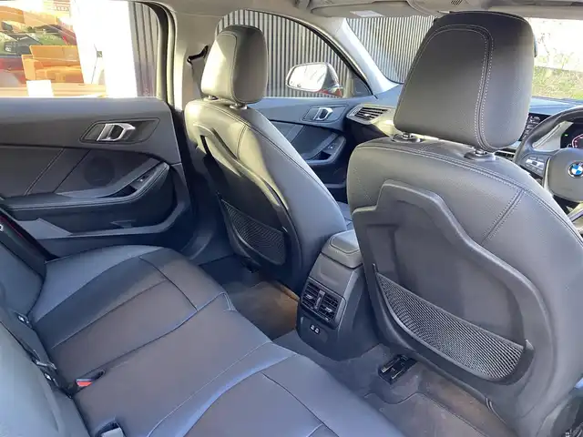 ＢＭＷ ＢＭＷ １１８ｉ プレイ 福岡県 2019(令1)年 4.8万km メルボルンレッド サンルーフ/全方位カメラ/レザーシート/パワーシート（メモリ機能付き）/シートヒーター/クルーズコントロール/レーンキープアシスト/純正メモリナビ/BLUETOOTH/前後ソナー/ドライブレコーダー前後/純正ETC/LEDライト/ワイヤレス充電/スマートキー/スペアキー