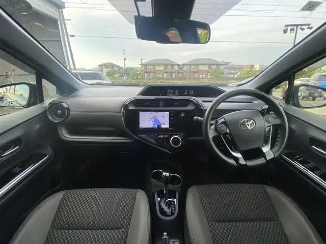 トヨタ アクア クロスオーバー グラム 福岡県 2019(令1)年 6.2万km オリーブマイカM ・純正SDナビ/Bluetooth/CD/DVD/・バックカメラ/・ハーフレザーシート/シートヒーター/・ドライブレコーダー/・フルセグ/・ETC/・純正16AW/・プッシュスタート/・アイドリングストップ/・スマートキー/・スペアキー/・レーンキープアシスト/・オートライト/・LEDライト/・保証書/・取扱説明書/・記録簿