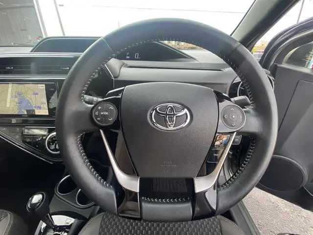 トヨタ アクア クロスオーバー グラム 福岡県 2019(令1)年 6.2万km オリーブマイカM ・純正SDナビ/Bluetooth/CD/DVD/・バックカメラ/・ハーフレザーシート/シートヒーター/・ドライブレコーダー/・フルセグ/・ETC/・純正16AW/・プッシュスタート/・アイドリングストップ/・スマートキー/・スペアキー/・レーンキープアシスト/・オートライト/・LEDライト/・保証書/・取扱説明書/・記録簿