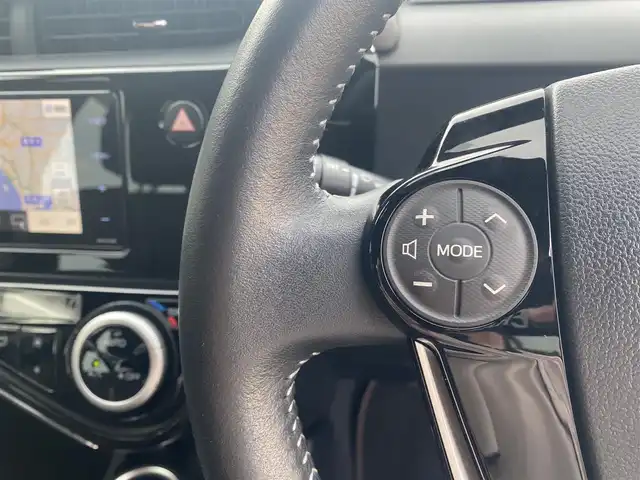 トヨタ アクア クロスオーバー グラム 福岡県 2019(令1)年 6.2万km オリーブマイカM ・純正SDナビ/Bluetooth/CD/DVD/・バックカメラ/・ハーフレザーシート/シートヒーター/・ドライブレコーダー/・フルセグ/・ETC/・純正16AW/・プッシュスタート/・アイドリングストップ/・スマートキー/・スペアキー/・レーンキープアシスト/・オートライト/・LEDライト/・保証書/・取扱説明書/・記録簿
