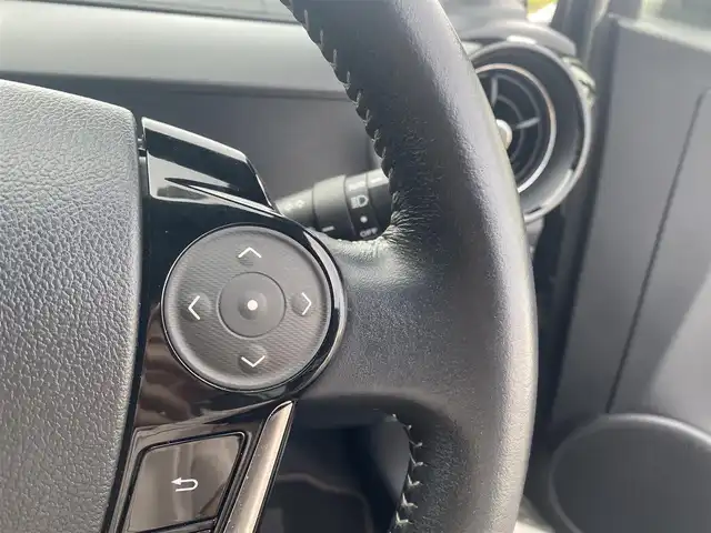 トヨタ アクア クロスオーバー グラム 福岡県 2019(令1)年 6.2万km オリーブマイカM ・純正SDナビ/Bluetooth/CD/DVD/・バックカメラ/・ハーフレザーシート/シートヒーター/・ドライブレコーダー/・フルセグ/・ETC/・純正16AW/・プッシュスタート/・アイドリングストップ/・スマートキー/・スペアキー/・レーンキープアシスト/・オートライト/・LEDライト/・保証書/・取扱説明書/・記録簿
