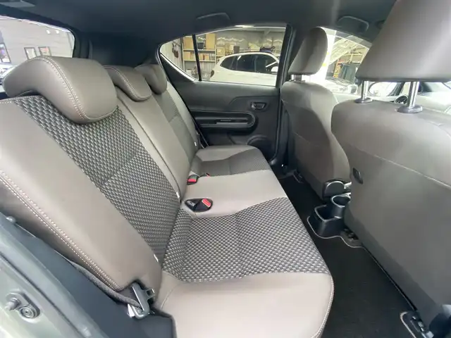 トヨタ アクア クロスオーバー グラム 福岡県 2019(令1)年 6.2万km オリーブマイカM ・純正SDナビ/Bluetooth/CD/DVD/・バックカメラ/・ハーフレザーシート/シートヒーター/・ドライブレコーダー/・フルセグ/・ETC/・純正16AW/・プッシュスタート/・アイドリングストップ/・スマートキー/・スペアキー/・レーンキープアシスト/・オートライト/・LEDライト/・保証書/・取扱説明書/・記録簿