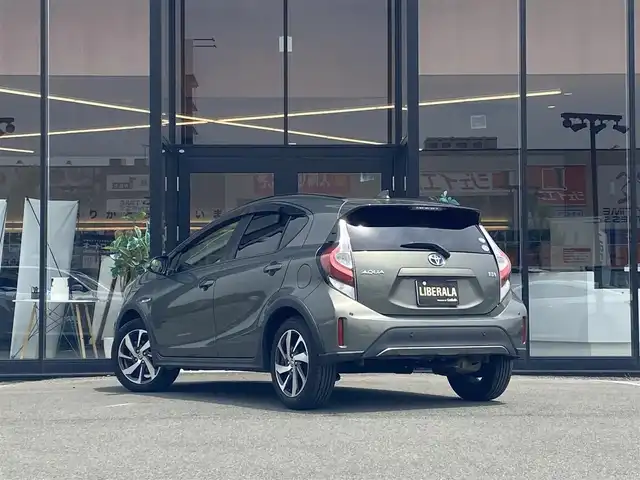 トヨタ アクア クロスオーバー グラム 福岡県 2019(令1)年 6.2万km オリーブマイカM ・純正SDナビ/Bluetooth/CD/DVD/・バックカメラ/・ハーフレザーシート/シートヒーター/・ドライブレコーダー/・フルセグ/・ETC/・純正16AW/・プッシュスタート/・アイドリングストップ/・スマートキー/・スペアキー/・レーンキープアシスト/・オートライト/・LEDライト/・保証書/・取扱説明書/・記録簿