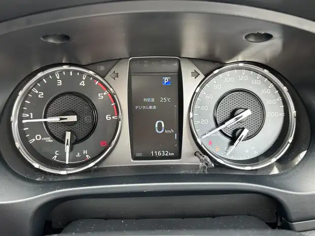 トヨタ ハイラックス Z 福岡県 2024(令6)年 1.2万km オキサイドブロンズM ワンオーナー/GRドレスアップマフラー/GRパフォーマンスダンパーセット/純正8インチディスプレイオーディオ/　（AM/FM/Bluetooth/Miracast)/バックカメラ/全方位カメラ/トヨタセーフティセンス/・プリクラッシュセーフティ/・レーンディバーチャーアラート/・ロードサインアシスト/・レーダークルーズコントロール/・先行車発進告知機能/オートライト/横滑り防止装置/コーナーセンサー/クリアランスソナー/排気ガス浄化装置/アイドリングストップ/ダウンヒルアシストコントロールシステム/パワーヒーター/4WD/純正17インチアルミホイール/ETC2.0/電格ウインカーミラー/ドアバイザー/電源ソケット×2/USB端子×2/盗難防止装置/スペアキー×1/保証書/取扱説明書/ナビ取扱説明書