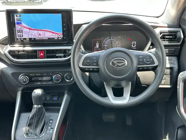 ダイハツ ロッキー G 島根県 2021(令3)年 5.2万km シャイニングホワイトパール 純正ナビ/CD/DVD/DTV/Bluetooth/全方位カメラ/レーダークルーズコントロール/シートヒーター /ステアリングスイッチ/LEDオートライト/コーナーセンサー /アイドリングストップ/純正アルミホイール/社外アルミホイール付きスタッドレス積み込み/純正フロアマット/純正ドアバイザー