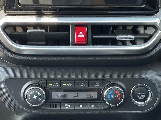 ダイハツ ロッキー G 島根県 2021(令3)年 5.2万km シャイニングホワイトパール 純正ナビ/CD/DVD/DTV/Bluetooth/全方位カメラ/レーダークルーズコントロール/シートヒーター /ステアリングスイッチ/LEDオートライト/コーナーセンサー /アイドリングストップ/純正アルミホイール/社外アルミホイール付きスタッドレス積み込み/純正フロアマット/純正ドアバイザー