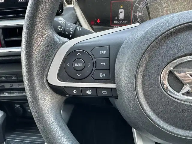 ダイハツ ロッキー G 島根県 2021(令3)年 5.2万km シャイニングホワイトパール 純正ナビ/CD/DVD/DTV/Bluetooth/全方位カメラ/レーダークルーズコントロール/シートヒーター /ステアリングスイッチ/LEDオートライト/コーナーセンサー /アイドリングストップ/純正アルミホイール/社外アルミホイール付きスタッドレス積み込み/純正フロアマット/純正ドアバイザー