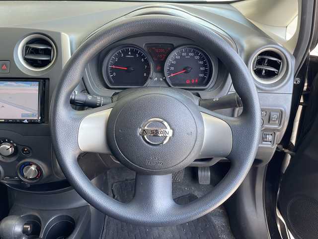 日産 ノート X 愛知県 2012(平24)年 7.9万km スーパーブラック 社外7インチSD（ナビあり）/ワンセグTV/CD DVD/Bluetooth/社外アルミホイール/アイドリングストップ/スマートキー/プッシュスタート