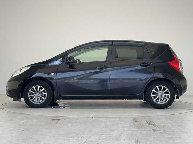 日産 ノート X 愛知県 2012(平24)年 7.9万km スーパーブラック 社外7インチSD（ナビあり）/ワンセグTV/CD DVD/Bluetooth/社外アルミホイール/アイドリングストップ/スマートキー/プッシュスタート