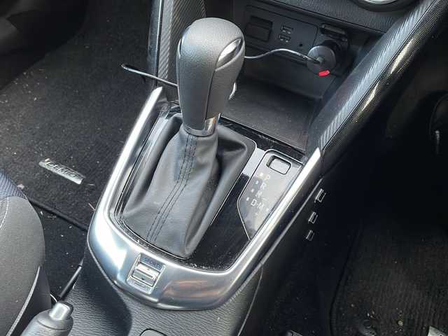 マツダ デミオ 13S 道北・旭川 2016(平28)年 7.1万km チタニウムフラッシュマイカ /4WD//禁煙車//純正ＳＤナビ//BT/USB/AUX//バックカメラ//アイドリングストップ//横滑り防止//シートヒーター//オートライト//ＬＥＤヘッドライト//フォグライト//オートワイパー//前後ドライブレコーダー//ＥＴＣ//純正フロアマット//ドアバイザー