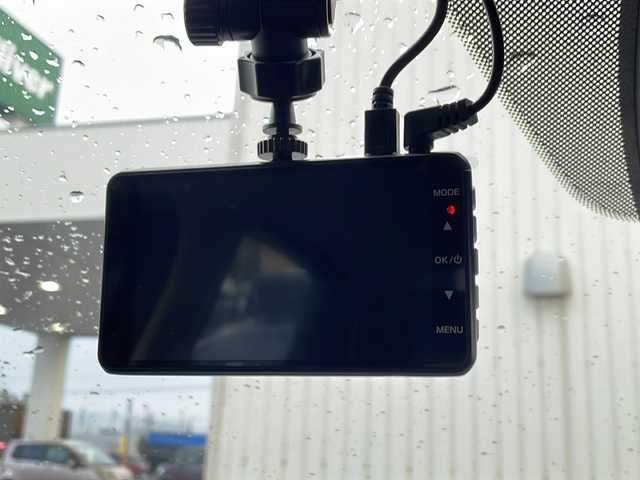 マツダ デミオ 13S 道北・旭川 2016(平28)年 7.1万km チタニウムフラッシュマイカ /4WD//禁煙車//純正ＳＤナビ//BT/USB/AUX//バックカメラ//アイドリングストップ//横滑り防止//シートヒーター//オートライト//ＬＥＤヘッドライト//フォグライト//オートワイパー//前後ドライブレコーダー//ＥＴＣ//純正フロアマット//ドアバイザー