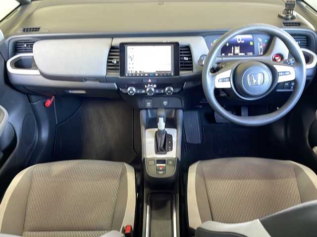 ホンダ フィット e:HEVクロスター 静岡県 2022(令4)年 3万km サーフブルー 純正SDナビ/・CD/・DVD/・フルセグＴＶ/・Bluetooth/・USB/・AM/・FM/主要装備/・衝突軽減/・レーンキープ/・追従クルコン/・コーナーセンサー後/・バックカメラ/・ETC/・ドラレコ前後/・電動パーキングブレーキ/・オートホールド/・純正フロアマット/・純正アルミホイール/・スマートキー/・プッシュスタート/・スペアキー1本/・LEDヘッドライト/・オートライト