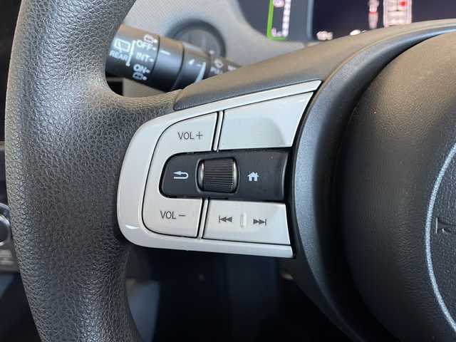 ホンダ フィット e:HEVクロスター 静岡県 2022(令4)年 3万km サーフブルー 純正SDナビ/・CD/・DVD/・フルセグＴＶ/・Bluetooth/・USB/・AM/・FM/主要装備/・衝突軽減/・レーンキープ/・追従クルコン/・コーナーセンサー後/・バックカメラ/・ETC/・ドラレコ前後/・電動パーキングブレーキ/・オートホールド/・純正フロアマット/・純正アルミホイール/・スマートキー/・プッシュスタート/・スペアキー1本/・LEDヘッドライト/・オートライト