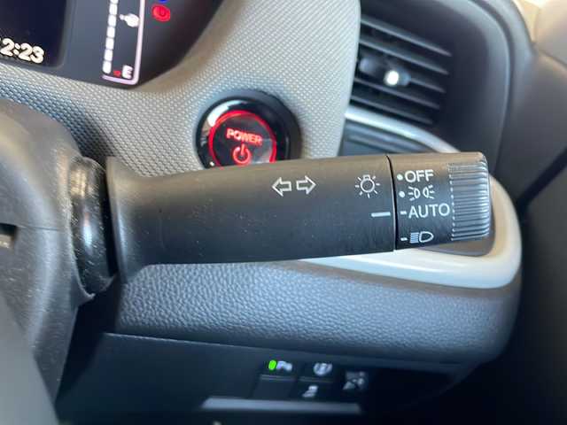 ホンダ フィット e:HEVクロスター 静岡県 2022(令4)年 3万km サーフブルー 純正SDナビ/・CD/・DVD/・フルセグＴＶ/・Bluetooth/・USB/・AM/・FM/主要装備/・衝突軽減/・レーンキープ/・追従クルコン/・コーナーセンサー後/・バックカメラ/・ETC/・ドラレコ前後/・電動パーキングブレーキ/・オートホールド/・純正フロアマット/・純正アルミホイール/・スマートキー/・プッシュスタート/・スペアキー1本/・LEDヘッドライト/・オートライト