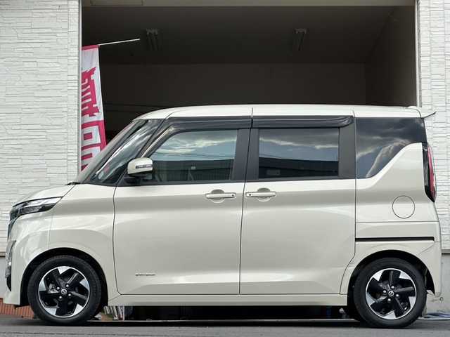 日産 ルークス ハイウェイスター X 大分県 2020(令2)年 2.8万km フローズンバニラパール 両側パワースライドドア/全方位カメラ/バックカメラ/リアサーキュレーター/純正14インチアルミホイール/純正フロアマット/純正LEDヘッドライト/オートライト/社外ETC/コーナーセンサー/横滑り防止装置/衝突被害軽減システム/ステアリングリモコン/スペアキー